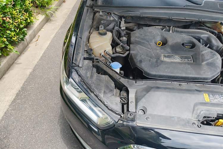 Used Ford Taurus 2015 EcoBoost 245 Luxury Model Engine Bay Right