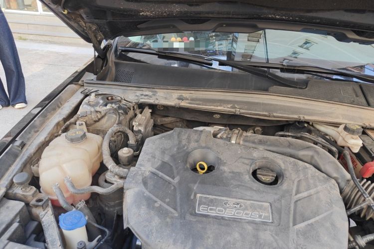 Used Ford Taurus 2015 EcoBoost 245 Ultimate Model Engine Bay Right
