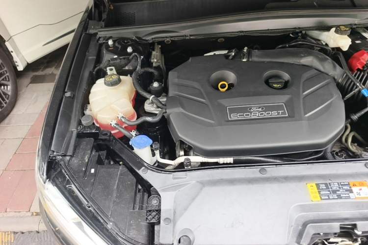 Used Ford Taurus 2015 EcoBoost 245 Luxury Model Engine Bay Right