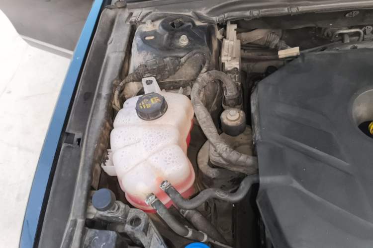 Used Ford Taurus 2015 EcoBoost 245 Luxury Model Engine Bay Right