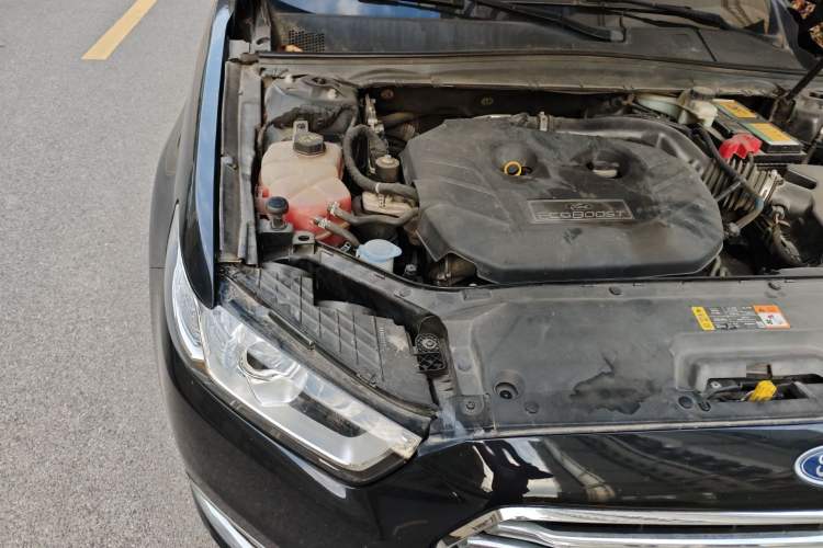 Used Ford Taurus 2015 EcoBoost 245 Fashion Edition Engine Bay Right