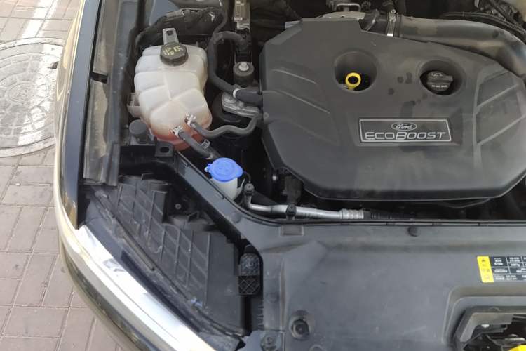 Used Ford Taurus 2015 EcoBoost 245 Fashion Edition Engine Bay Right