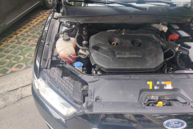 Used Ford Taurus 2015 EcoBoost 245 Fashion Edition Engine Bay Right