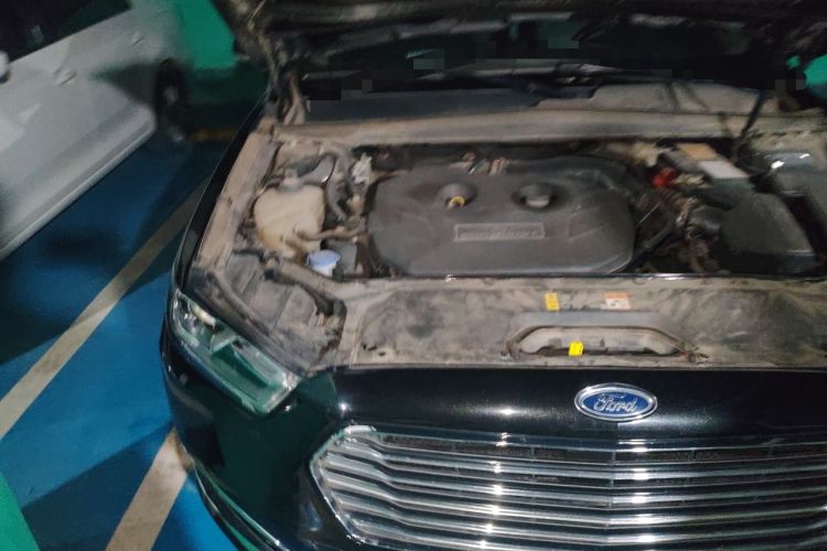Used Ford Taurus 2015 EcoBoost 245 Luxury Model Engine Bay Right