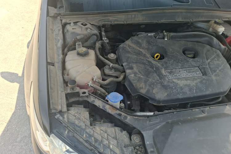 Used Ford Taurus 2015 EcoBoost 245 Fashion Edition Engine Bay Right