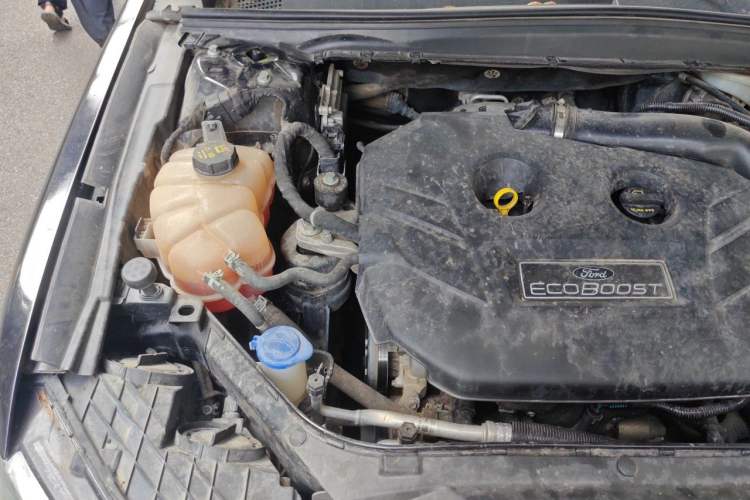 Used Ford Taurus 2015 EcoBoost 245 Fashion Edition Engine Bay Right