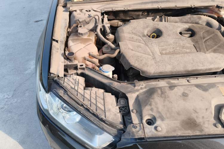 Used Ford Taurus 2015 EcoBoost 245 Fashion Edition Engine Bay Right