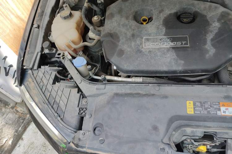 Used Ford Taurus 2015 EcoBoost 245 Fashion Edition Engine Bay Right