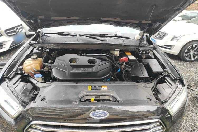 Used Ford Taurus 2015 EcoBoost 245 Ultimate Model Engine Bay