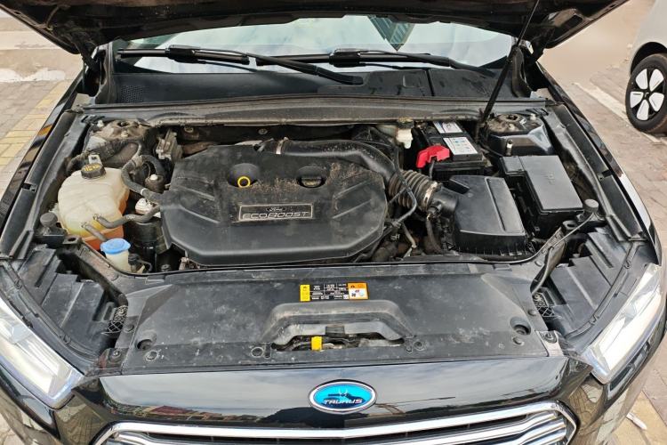 Used Ford Taurus 2015 EcoBoost 245 Fashion Edition Engine Bay