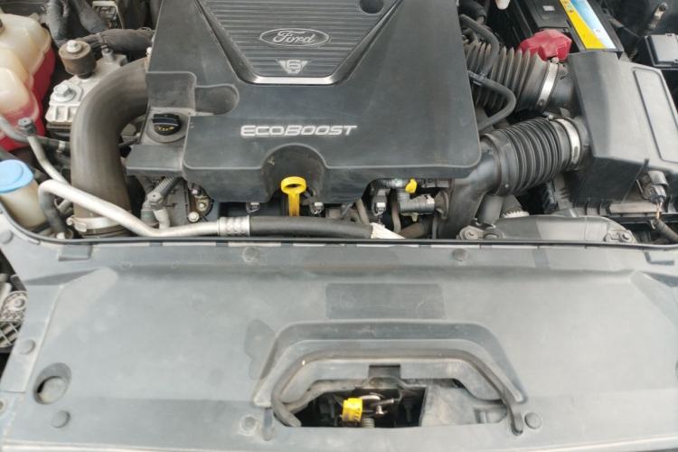 Used Ford Taurus 2015 EcoBoost 325 V6 Flagship Model Engine Bay