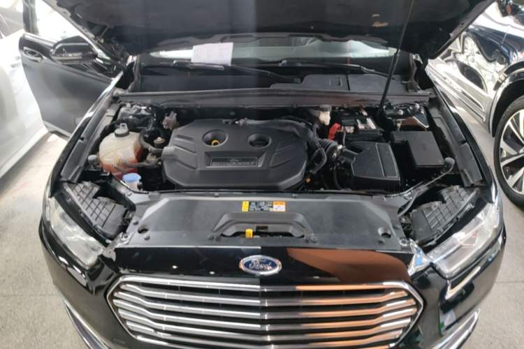 Used Ford Taurus 2015 EcoBoost 245 Fashion Edition Engine Bay