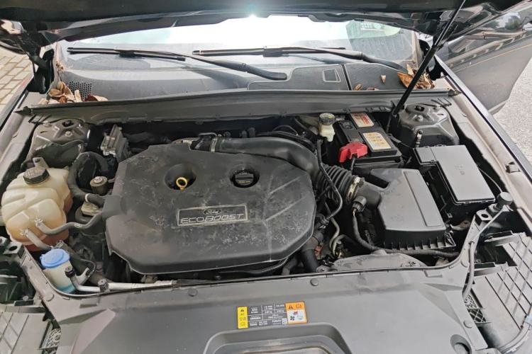 Used Ford Taurus 2015 EcoBoost 245 Fashion Edition Engine Bay