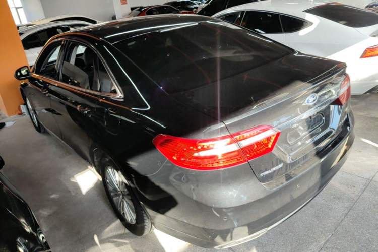 Used Ford Taurus 2015 EcoBoost 245 Fashion Edition Exterior 2