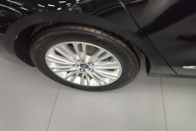 Used Ford Taurus 2015 EcoBoost 245 Fashion Edition Exterior 5