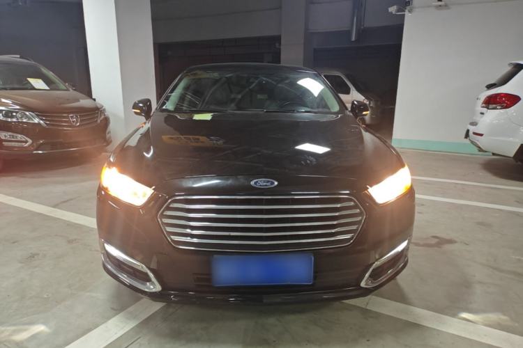 Used Ford Taurus 2015 EcoBoost 245 Fashion Edition Front
