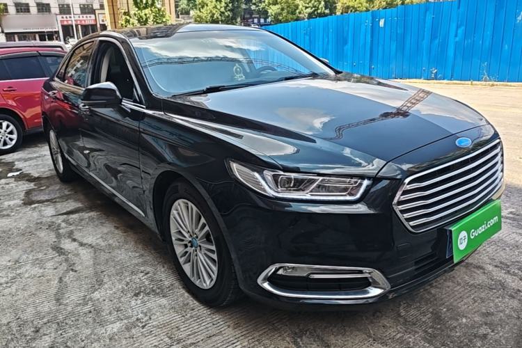 Used Ford Taurus 2015 EcoBoost 245 Fashion Edition Front Right 45 Deg