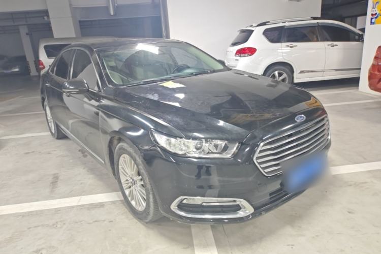 Used Ford Taurus 2015 EcoBoost 245 Fashion Edition Front Right 45 Deg