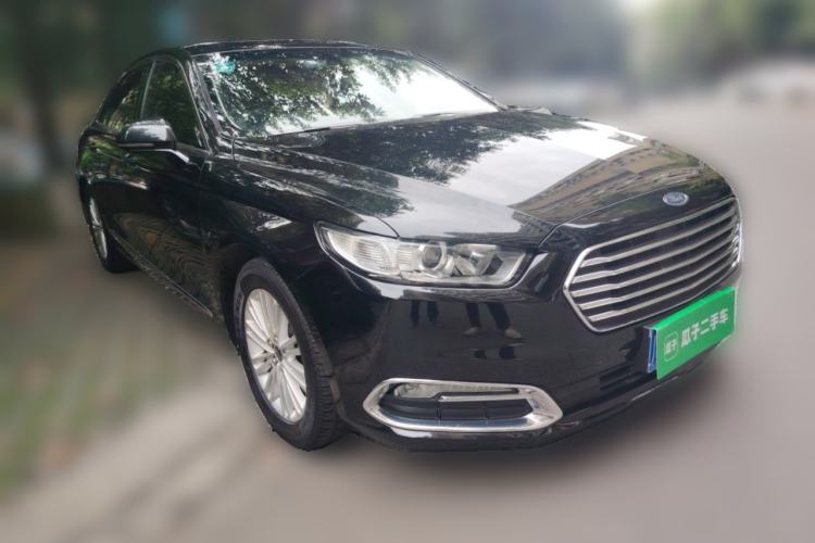 Used Ford Taurus 2015 EcoBoost 245 Fashion Edition Front Right 45 Deg