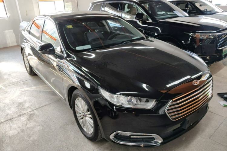 Used Ford Taurus 2015 EcoBoost 245 Fashion Edition Front Right 45 Deg