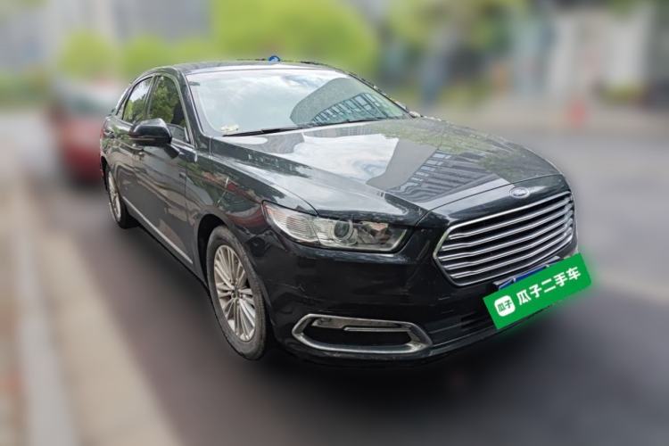 Used Ford Taurus 2015 EcoBoost 245 Fashion Edition Front Right 45 Deg