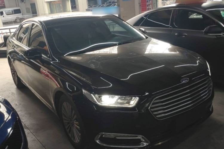 Used Ford Taurus 2015 EcoBoost 245 Luxury Model Front Right 45 Deg