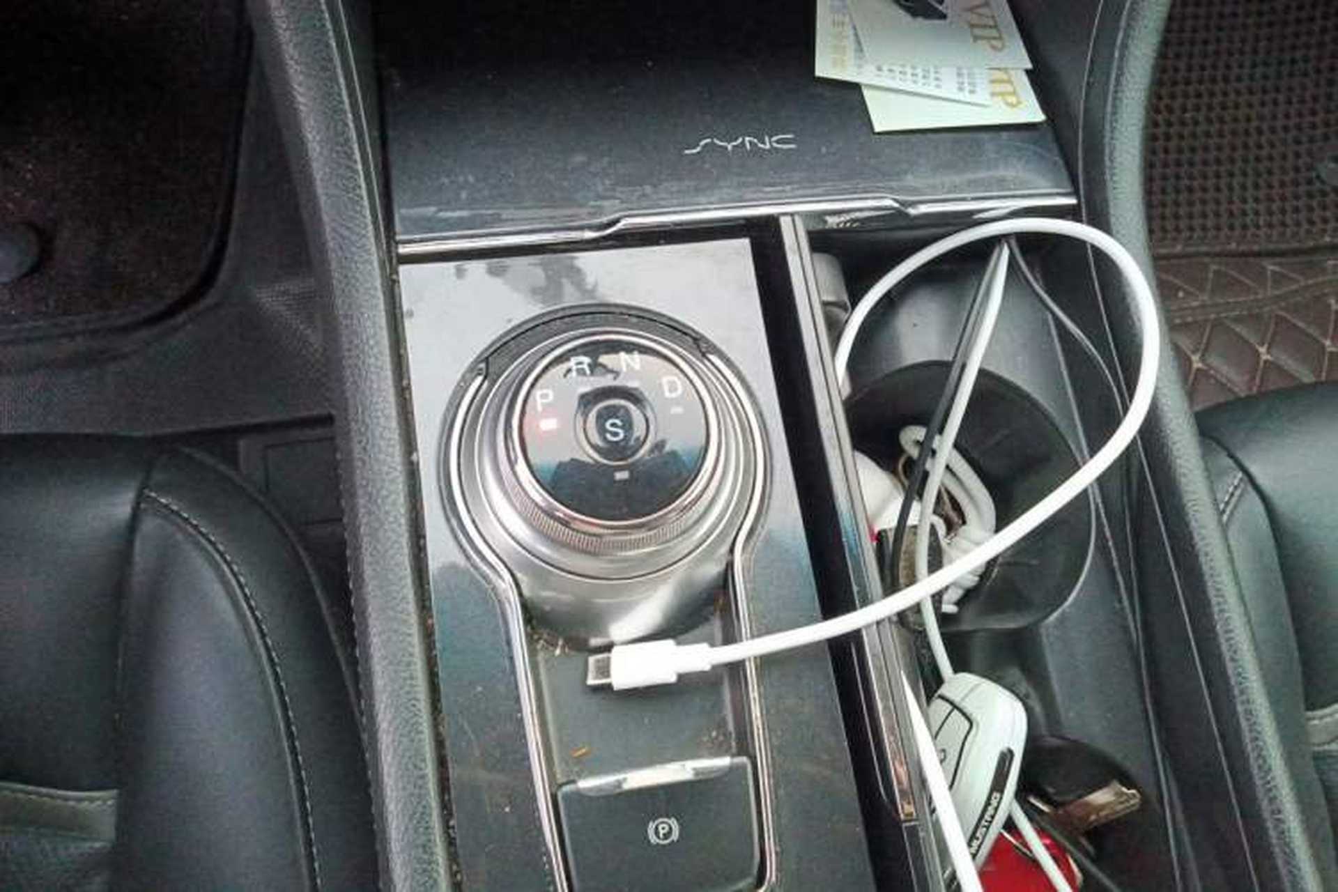Used Ford Taurus 2015 EcoBoost 325 V6 Flagship Model Gear Lever