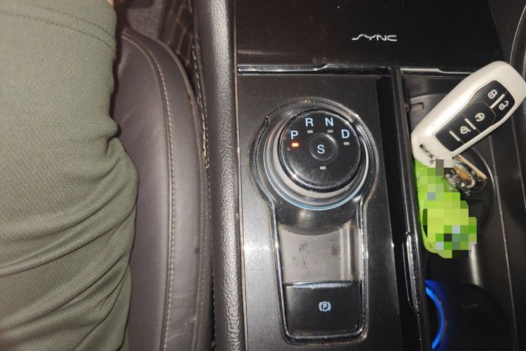 Used Ford Taurus 2015 EcoBoost 245 Ultimate Model Gear Lever