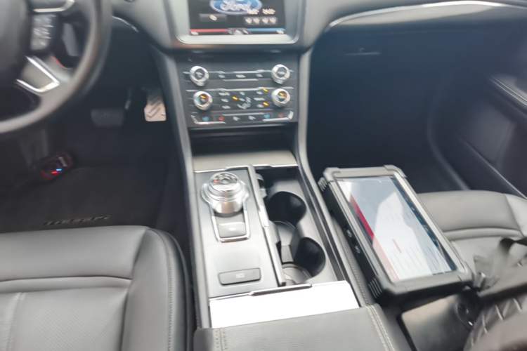 Used Ford Taurus 2015 EcoBoost 245 Fashion Edition Gear Lever