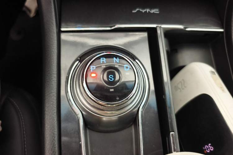 Used Ford Taurus 2015 EcoBoost 245 Luxury Model Gear Lever