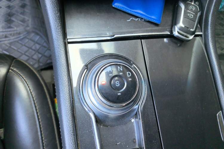 Used Ford Taurus 2015 EcoBoost 325 V6 Flagship Model Gear Lever