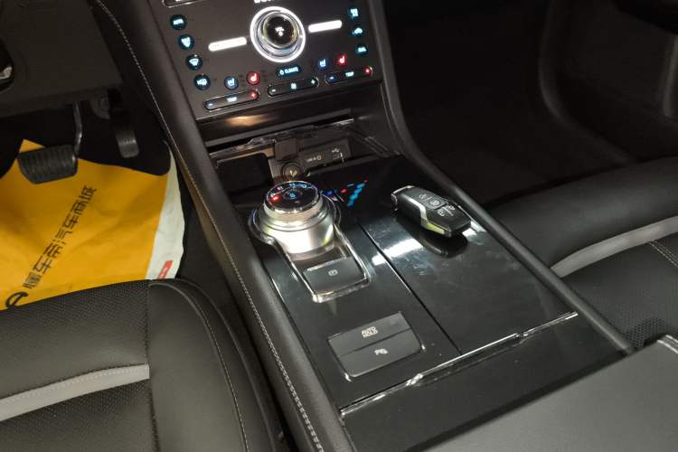 Used Ford Taurus 2015 EcoBoost 245 Luxury Model Gear Lever