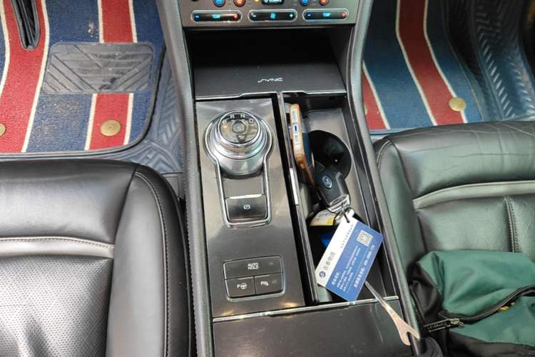Used Ford Taurus 2015 EcoBoost 245 Ultimate Model Gear Lever