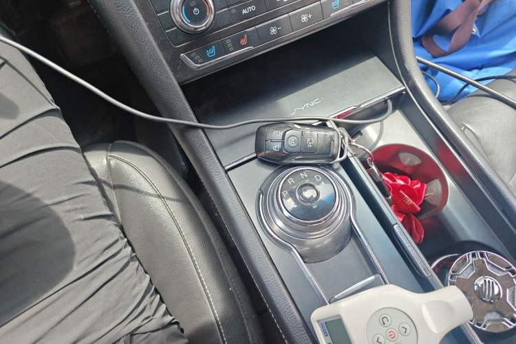 Used Ford Taurus 2015 EcoBoost 245 Fashion Edition Gear Lever