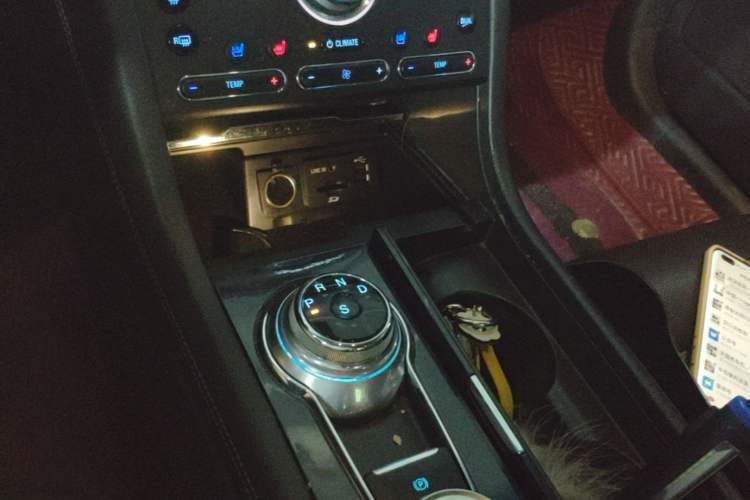 Used Ford Taurus 2015 EcoBoost 245 Luxury Model Gear Lever