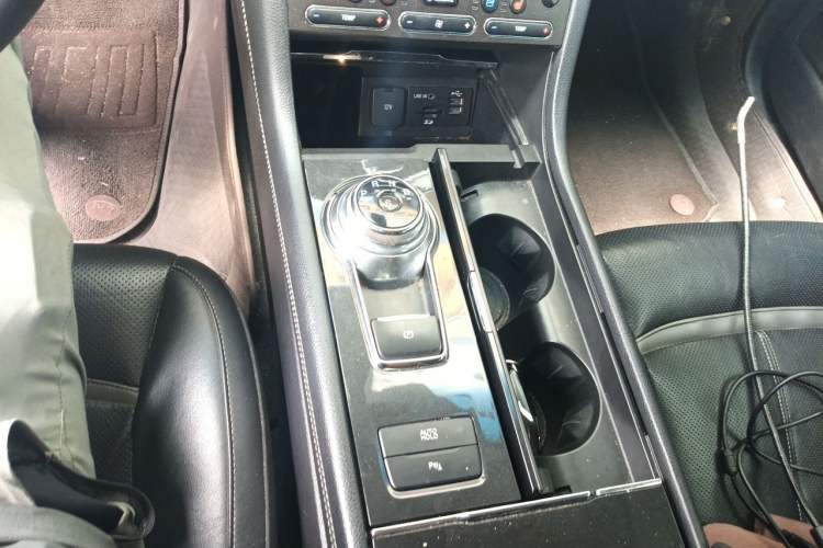 Used Ford Taurus 2015 EcoBoost 245 Luxury Model Gear Lever