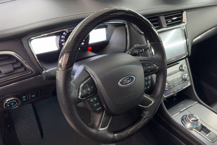 Used Ford Taurus 2015 EcoBoost 325 V6 Fashion Edition Interior 2