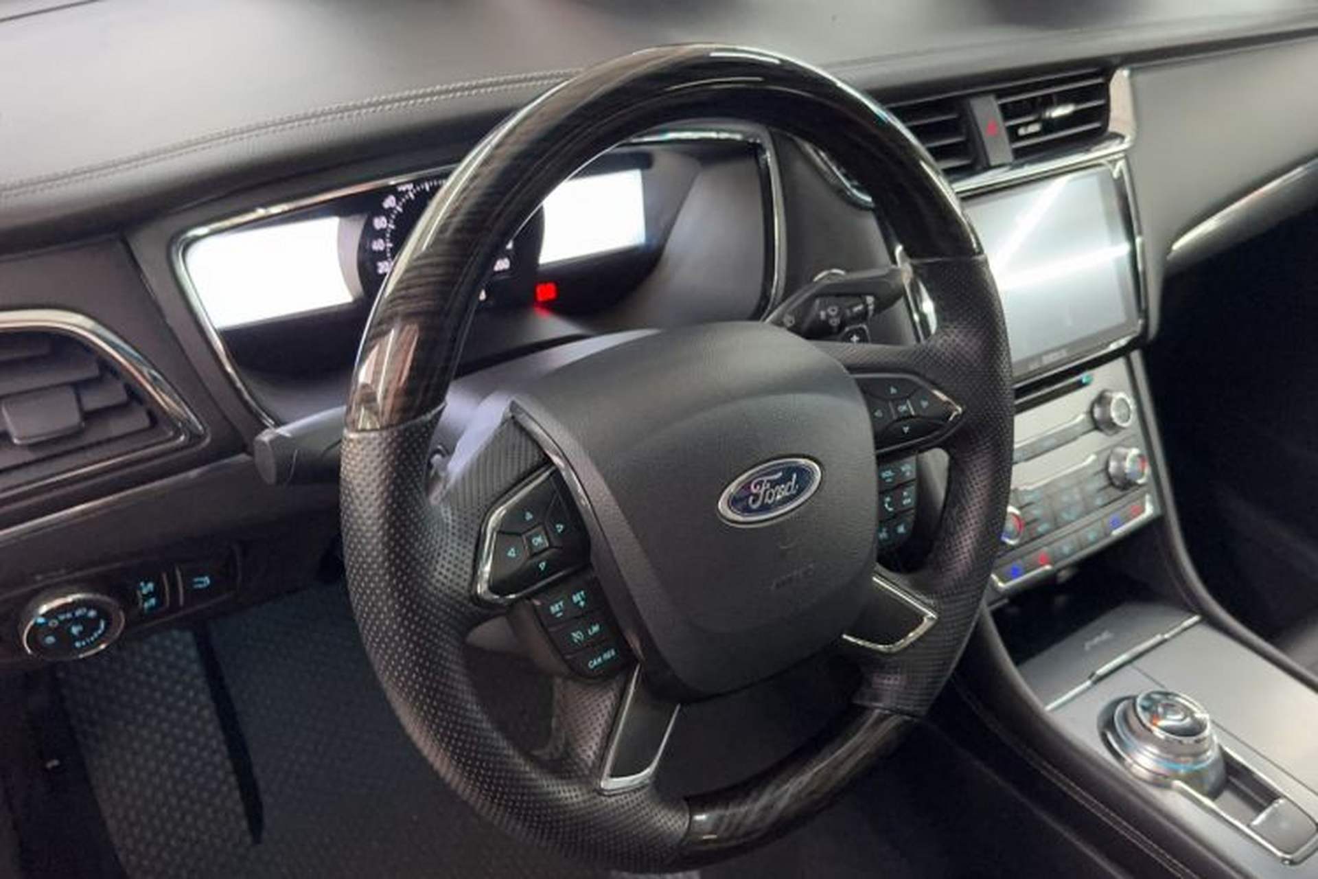 Used Ford Taurus 2015 EcoBoost 325 V6 Fashion Edition Interior 2