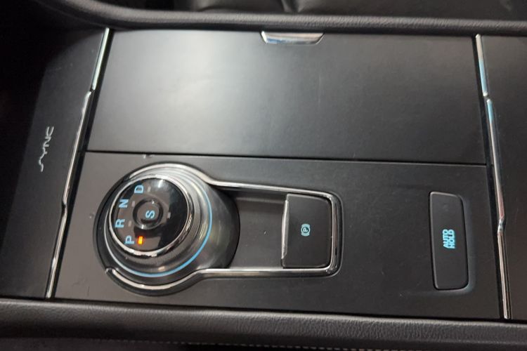 Used Ford Taurus 2015 EcoBoost 325 V6 Fashion Edition Interior 3