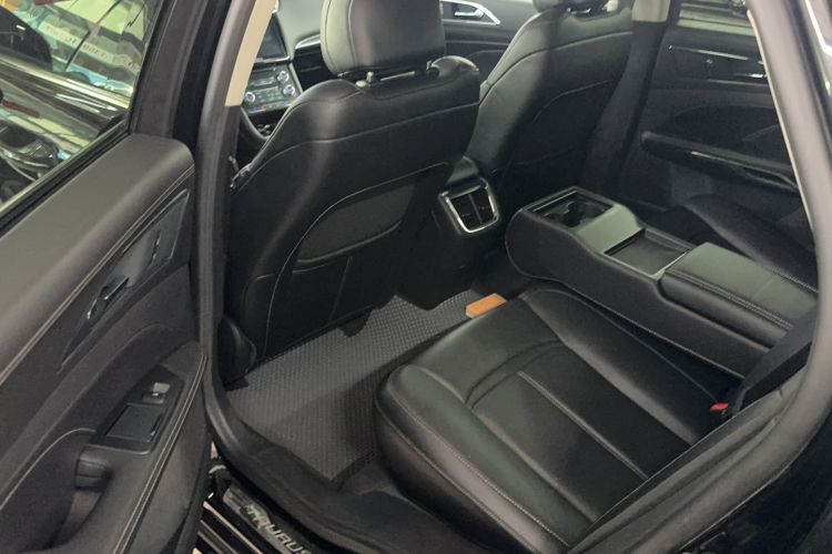 Used Ford Taurus 2015 EcoBoost 325 V6 Fashion Edition Interior 5