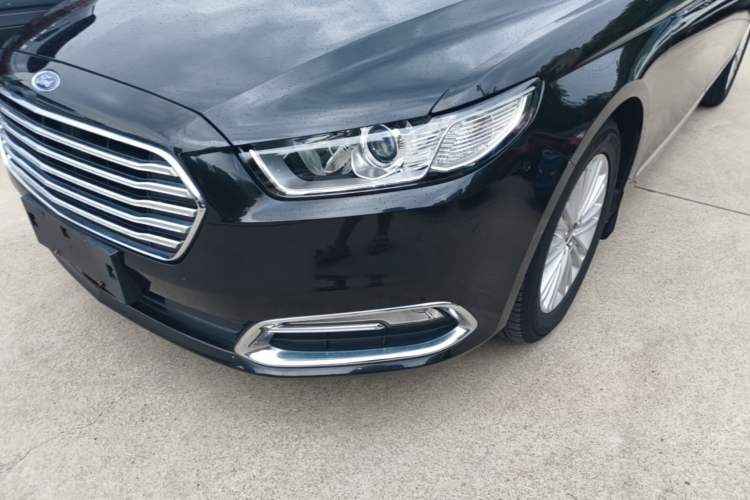 Used Ford Taurus 2015 EcoBoost 245 Fashion Edition Left Front Headlight