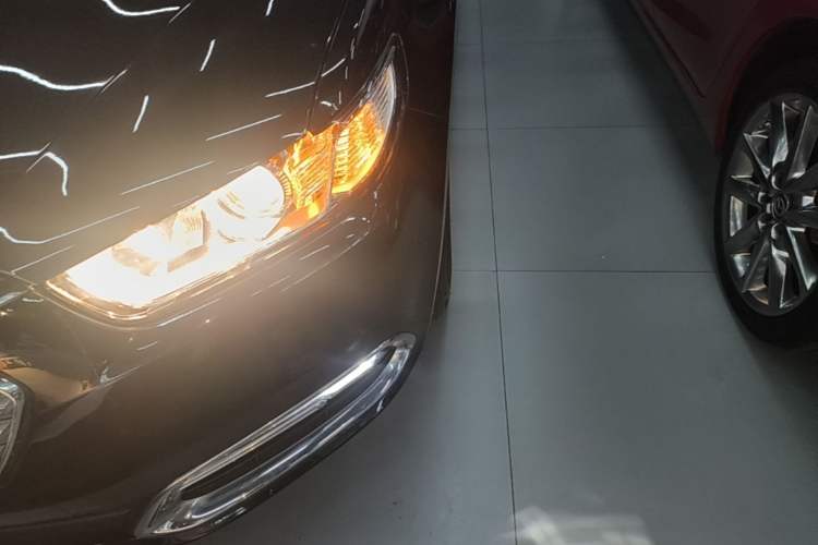 Used Ford Taurus 2015 EcoBoost 245 Fashion Edition Left Front Headlight