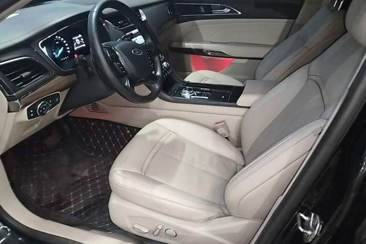 Used Ford Taurus 2015 EcoBoost 245 Fashion Edition Left Front Seat