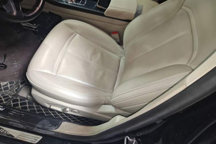 Used Ford Taurus 2015 EcoBoost 245 Fashion Edition Left Front Seat