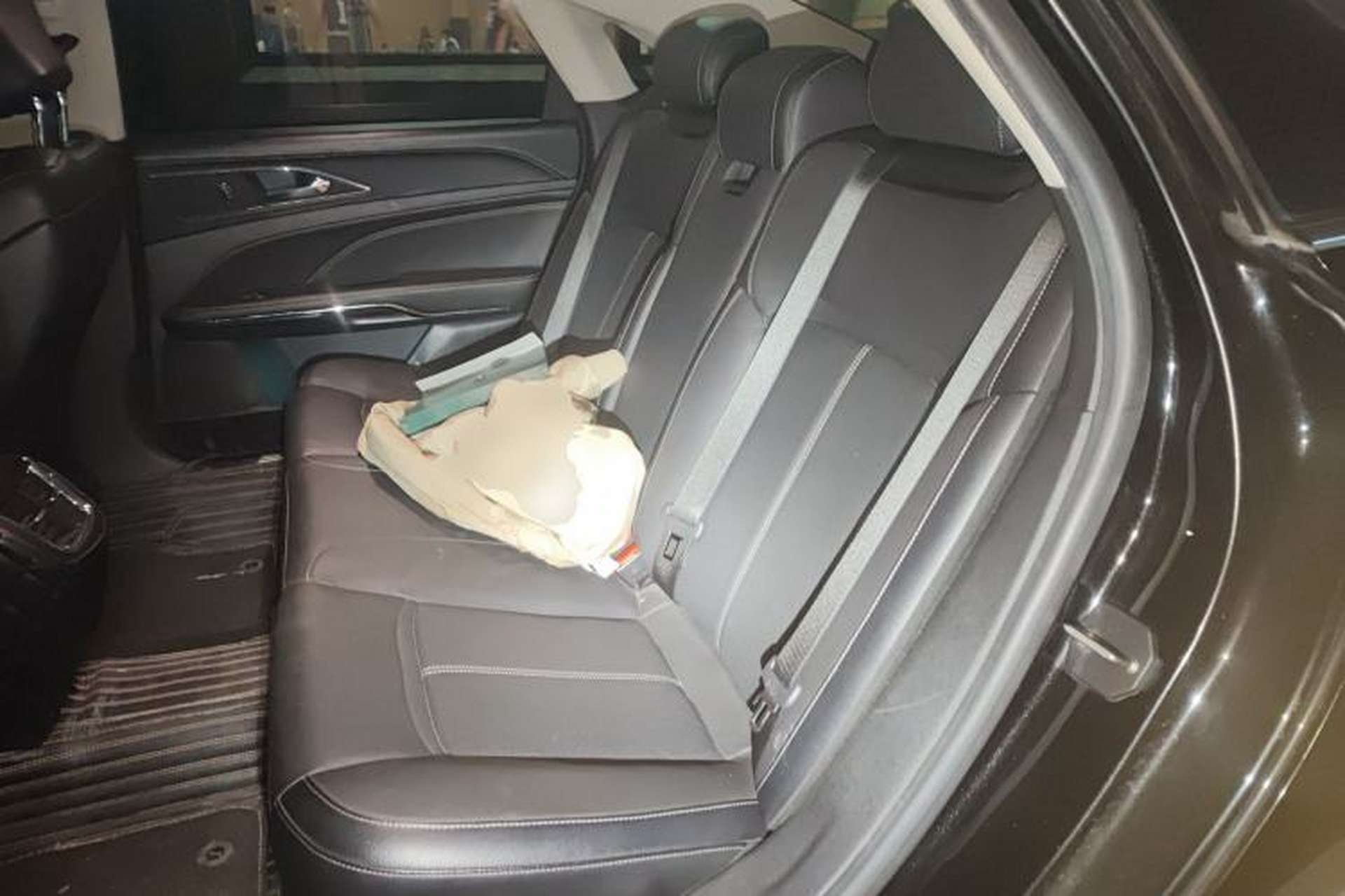 Used Ford Taurus 2015 EcoBoost 245 Fashion Edition Left Rear Seat