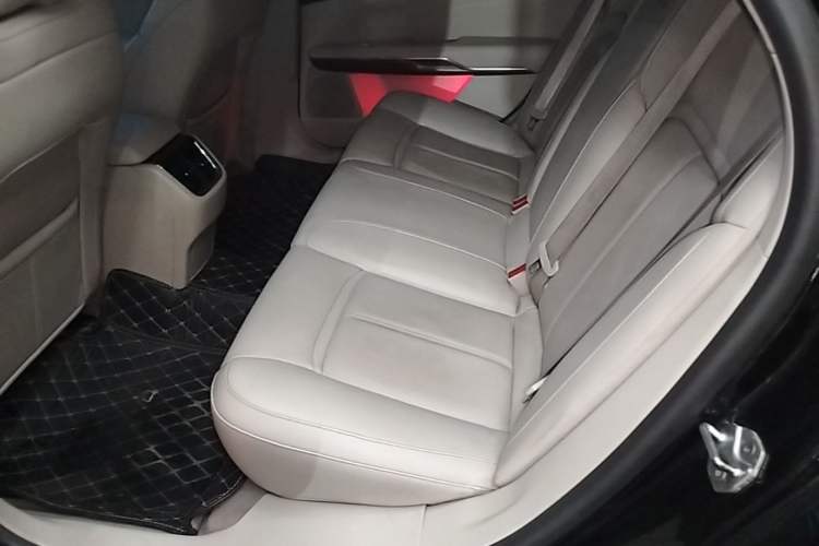 Used Ford Taurus 2015 EcoBoost 245 Fashion Edition Left Rear Seat