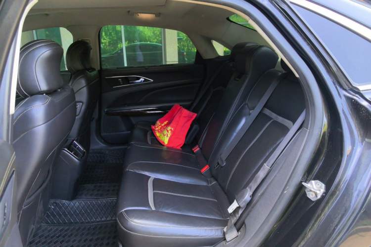 Used Ford Taurus 2015 EcoBoost 325 V6 Flagship Model Left Rear Seat