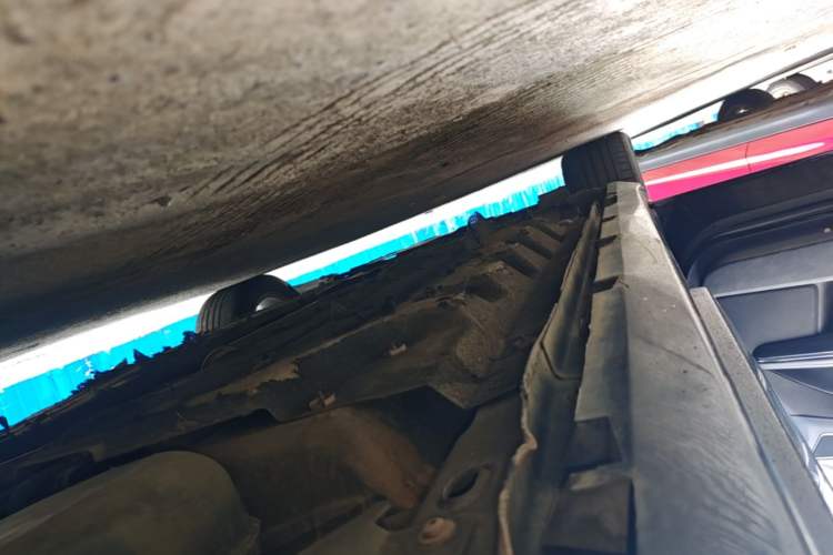 Used Ford Taurus 2015 EcoBoost 245 Fashion Edition Left Side Sill