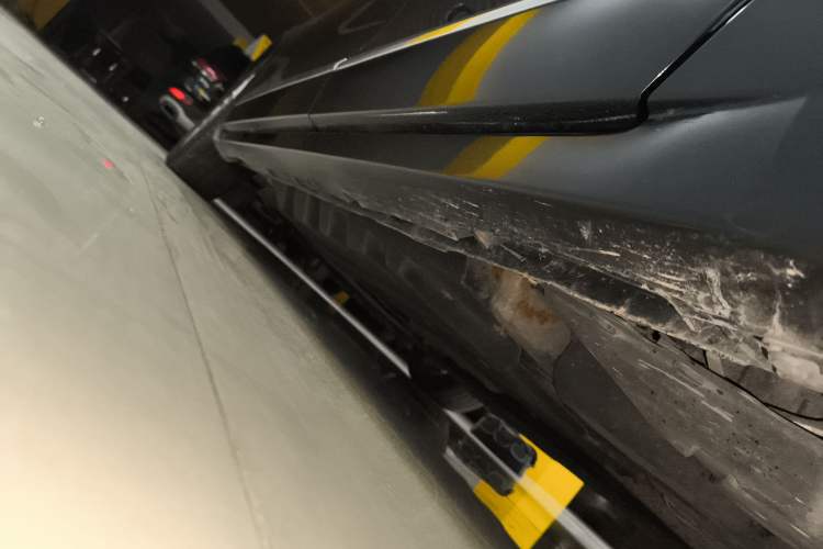 Used Ford Taurus 2015 EcoBoost 245 Luxury Model Left Side Sill