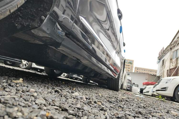 Used Ford Taurus 2015 EcoBoost 245 Ultimate Model Left Side Sill